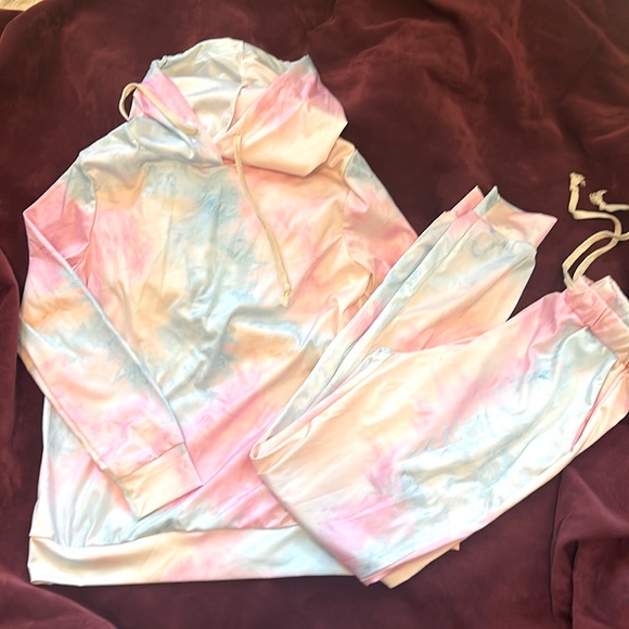 NWOT Tie Dye Hoodie & Joggers 2 Piece Set Size Small - Picture 7 of 9